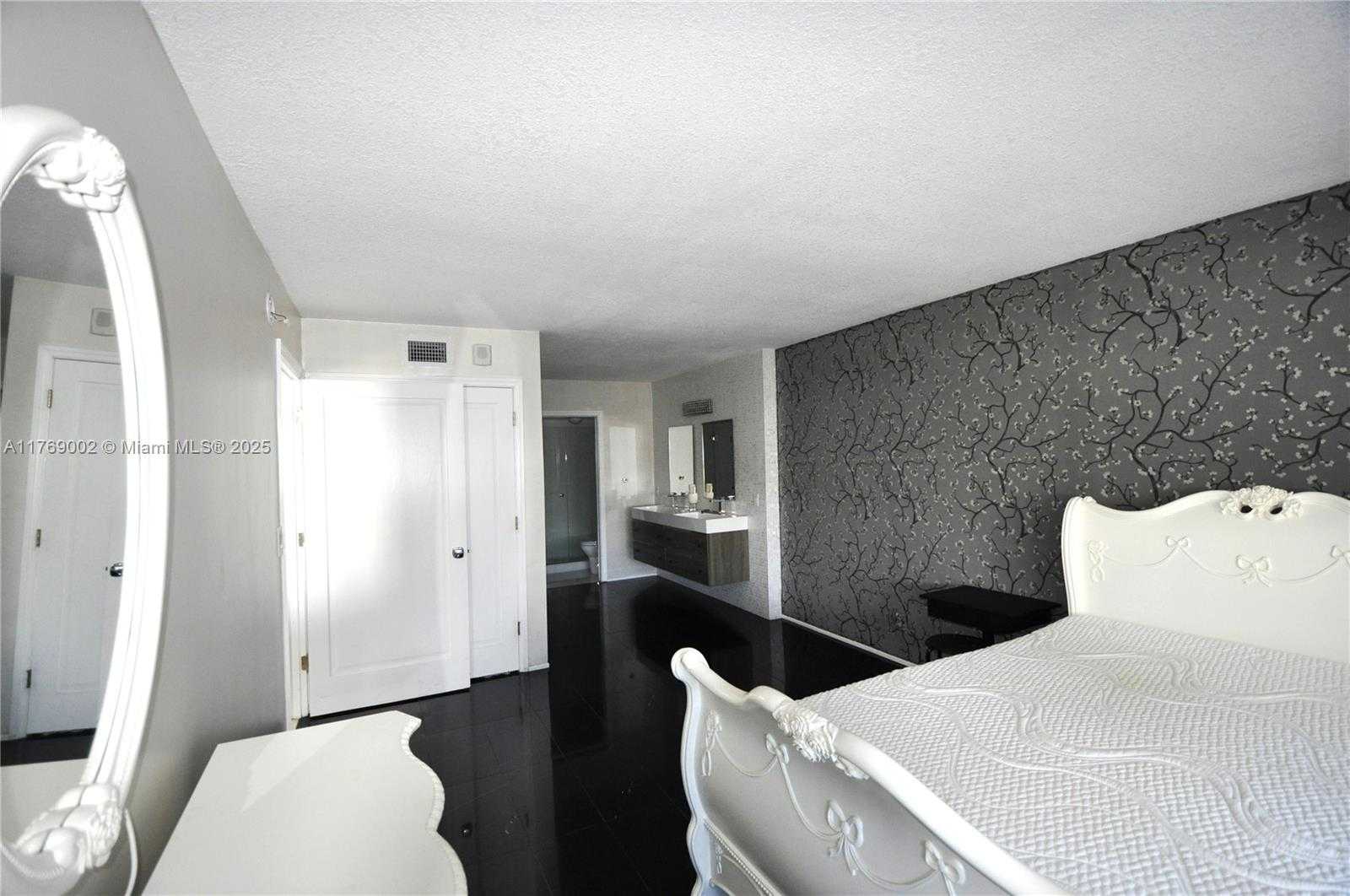 Small Image of 2030 SOUTH OCEAN DR #803, Hallandale Beach Number 3