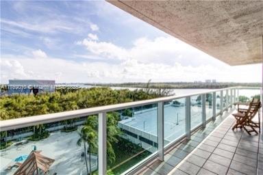 Small Image of 100 BAYVIEW DR #726, Sunny Isles Beach Number 13