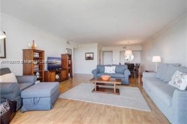 Small Image of 100 BAYVIEW DR #726, Sunny Isles Beach Number 16