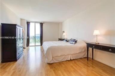 Small Image of 100 BAYVIEW DR #726, Sunny Isles Beach Number 22