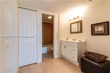 Small Image of 100 BAYVIEW DR #726, Sunny Isles Beach Number 23