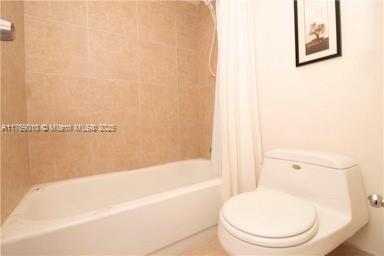 Small Image of 100 BAYVIEW DR #726, Sunny Isles Beach Number 24