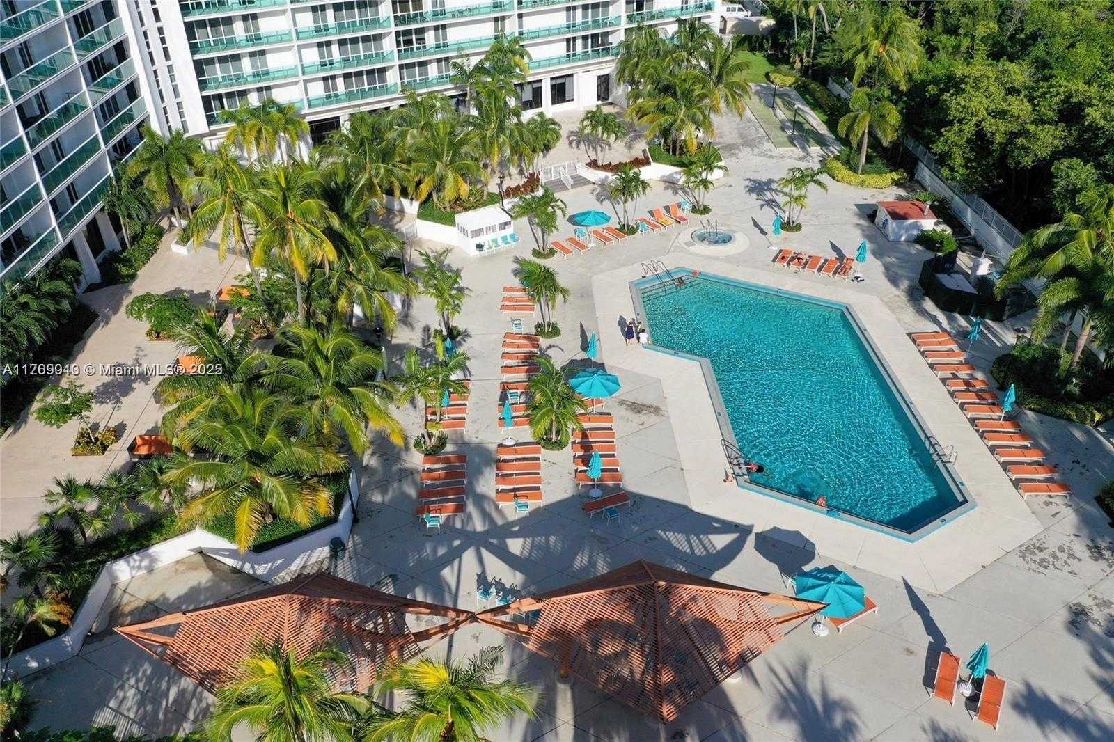 Small Image of 100 BAYVIEW DR #726, Sunny Isles Beach Number 32
