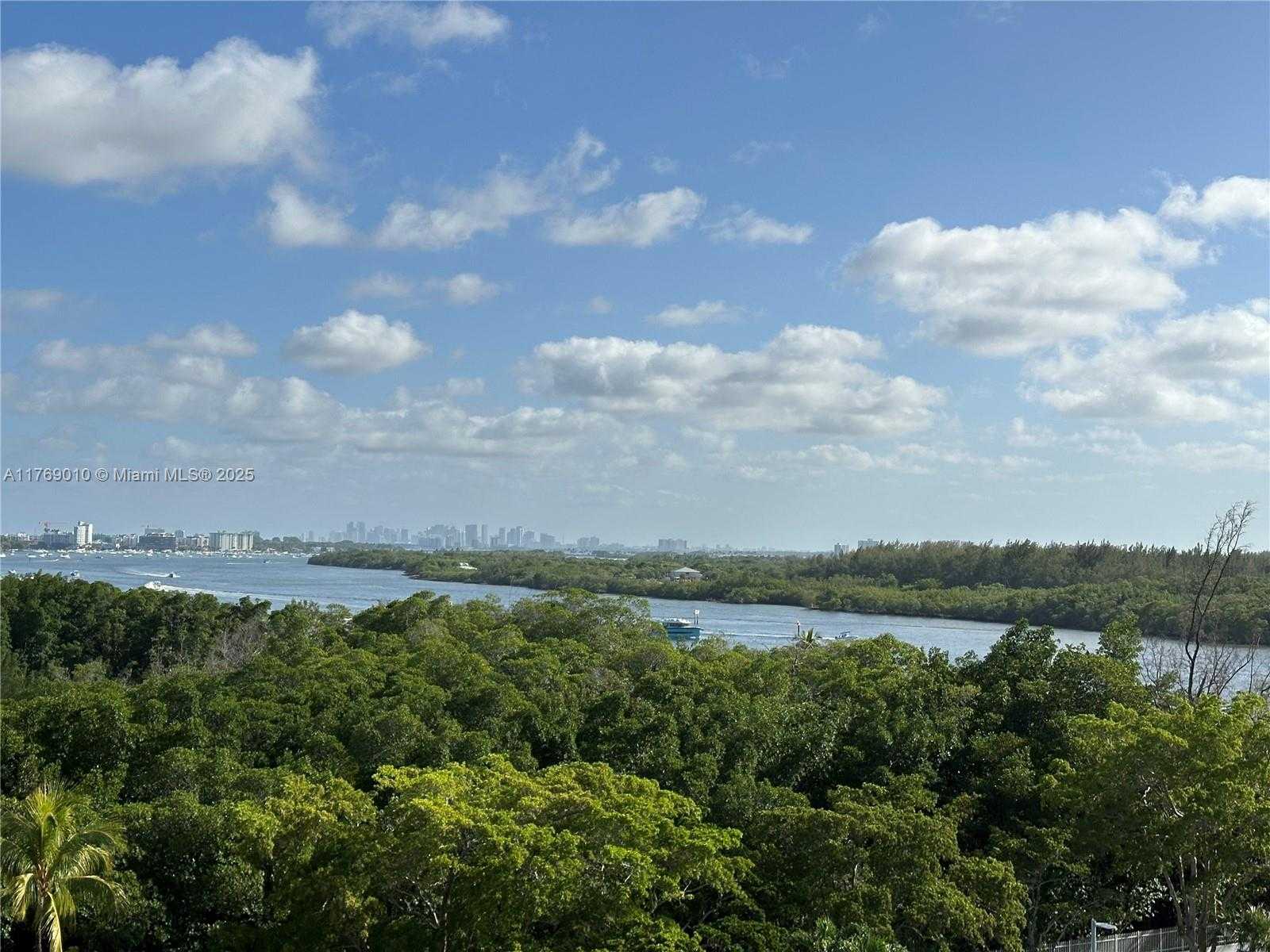 Small Image of 100 BAYVIEW DR #726, Sunny Isles Beach Number 38