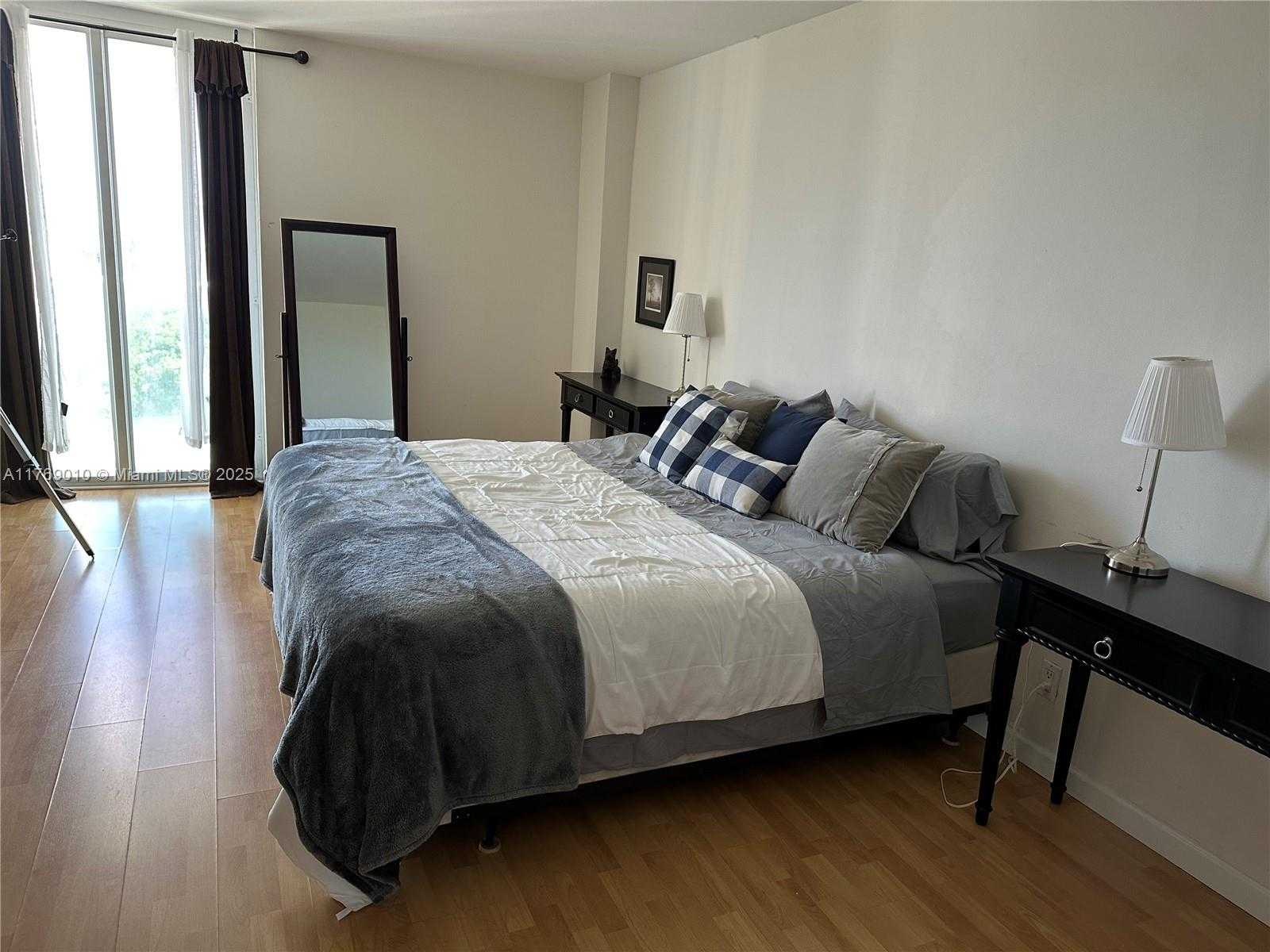 Small Image of 100 BAYVIEW DR #726, Sunny Isles Beach Number 41