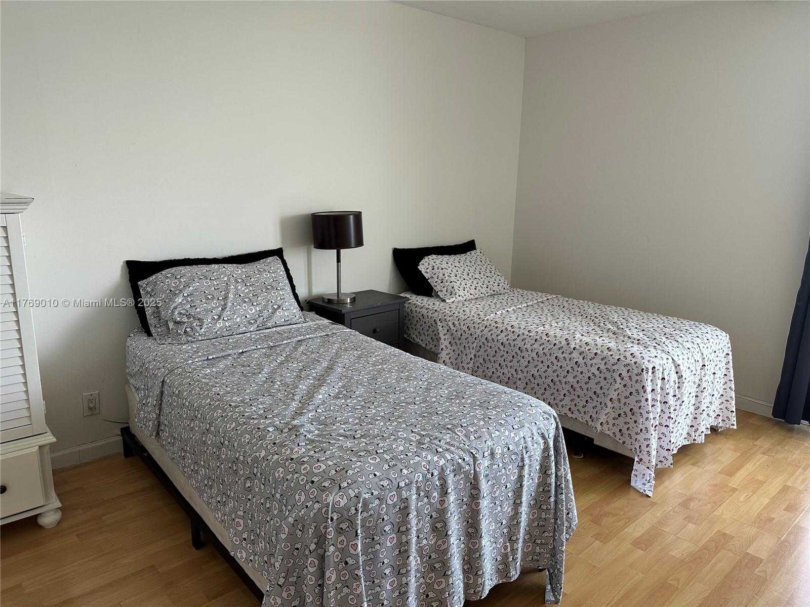 Small Image of 100 BAYVIEW DR #726, Sunny Isles Beach Number 45