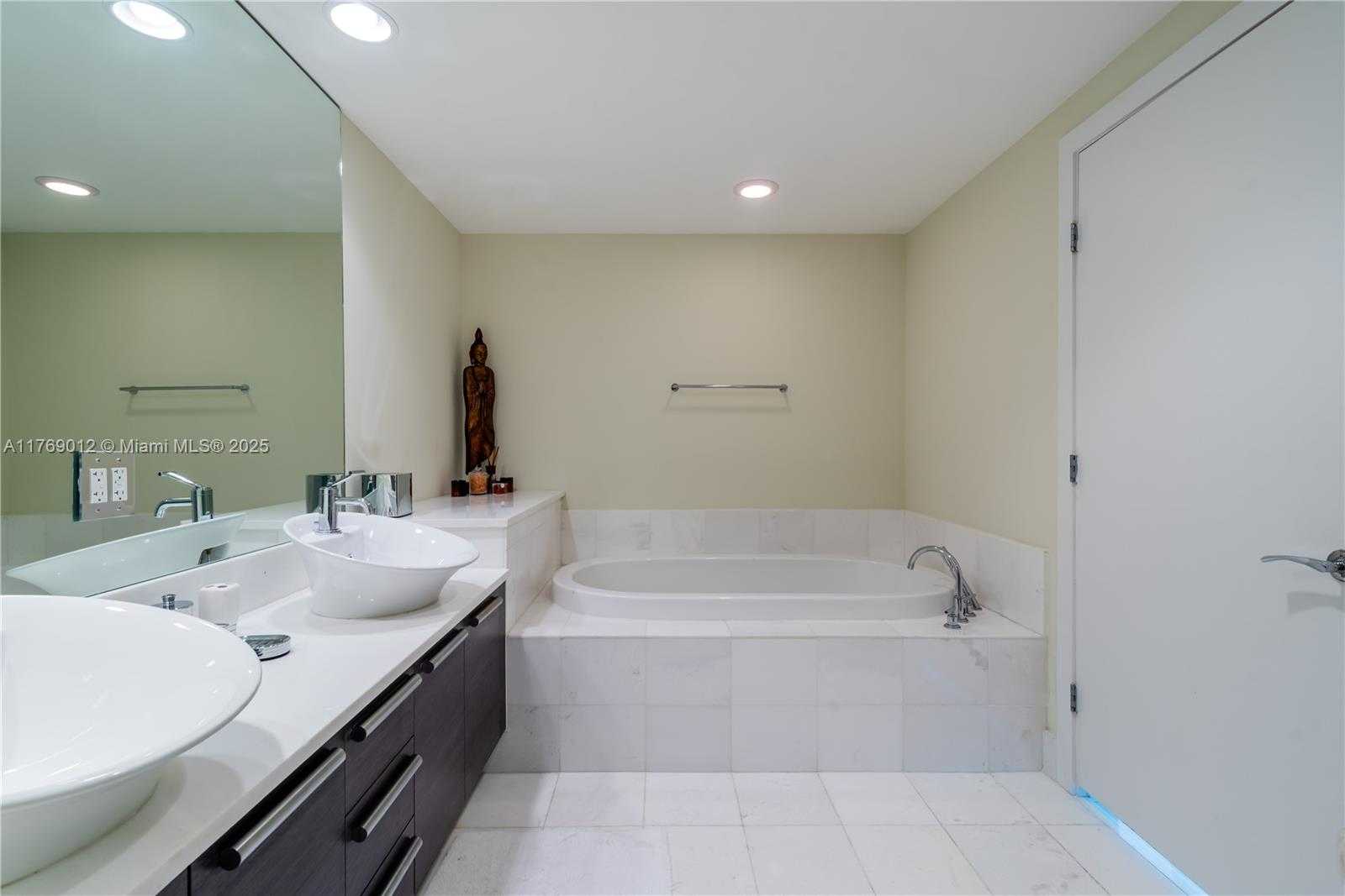 Small Image of 2950 NORTH EAST 188TH ST #504, Aventura Number 24
