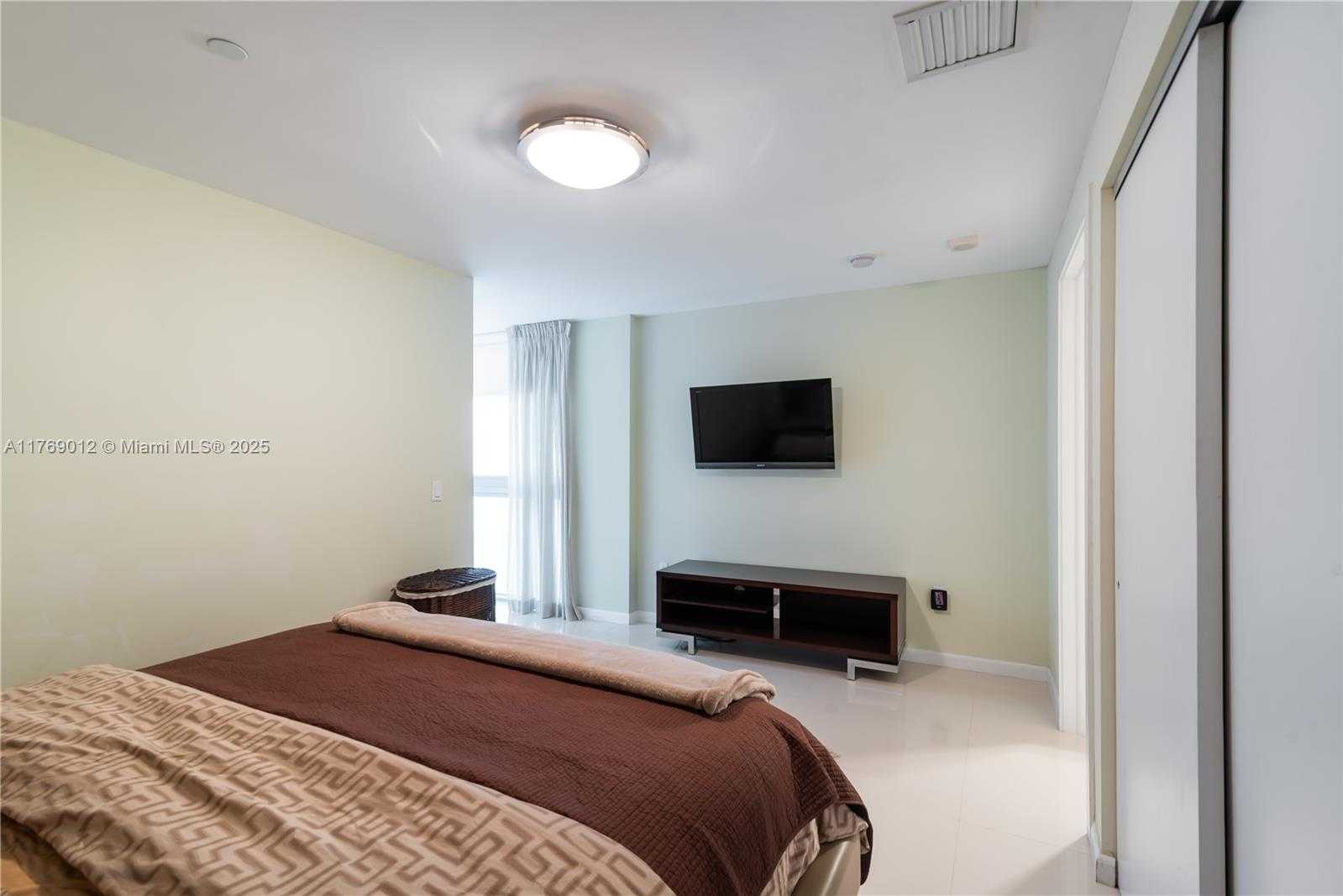 Small Image of 2950 NORTH EAST 188TH ST #504, Aventura Number 27