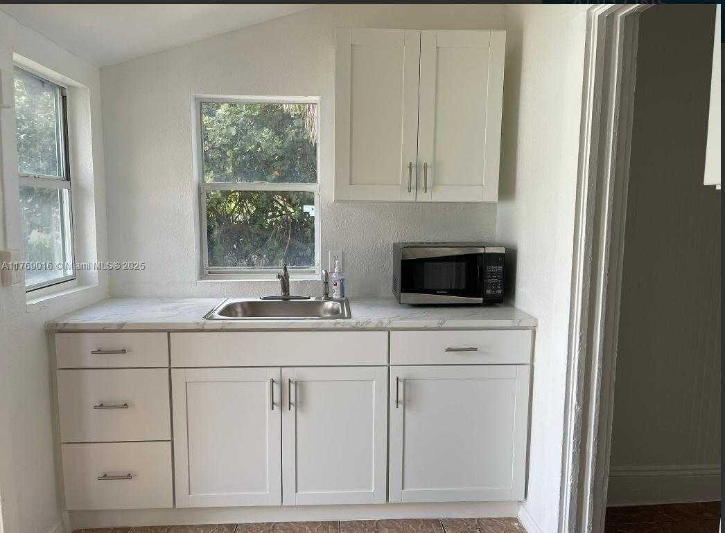 Small Image of 707 4TH ST, West Palm Beach Number 10