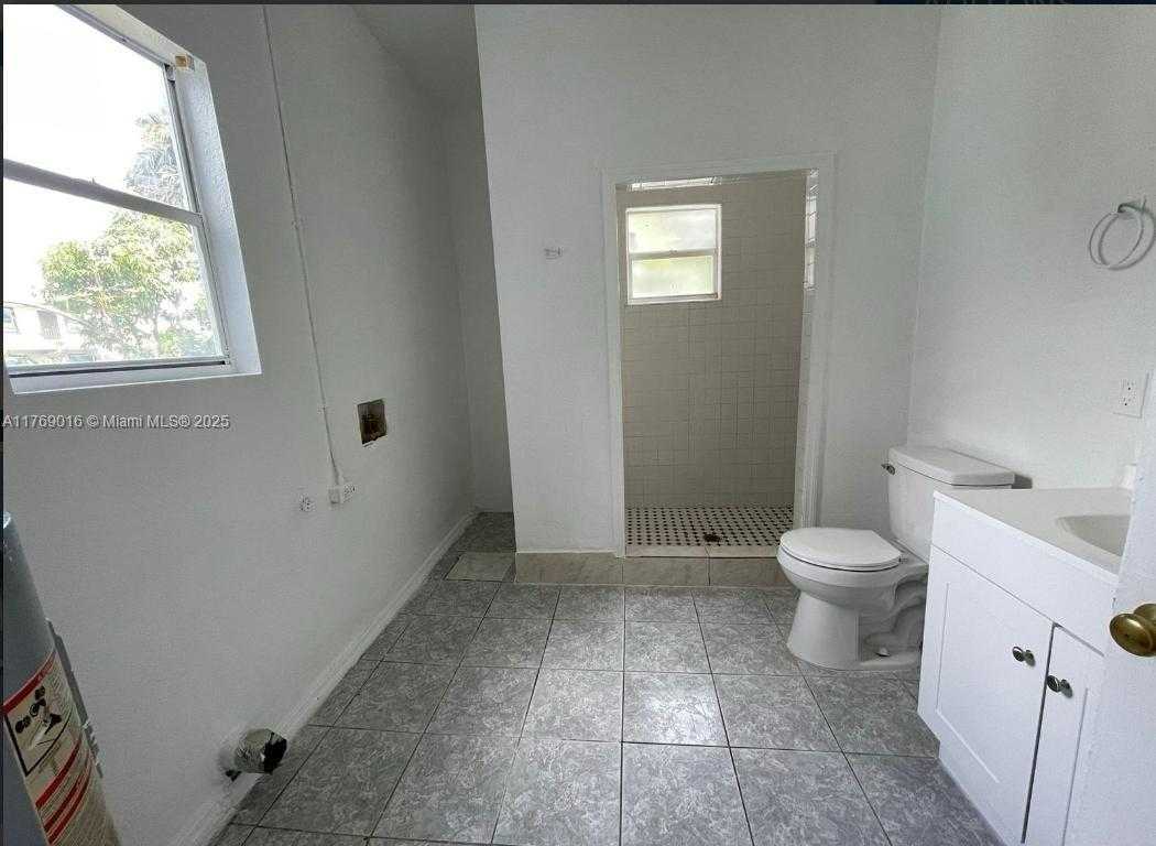 Small Image of 707 4TH ST, West Palm Beach Number 15