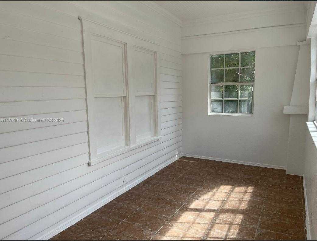 Small Image of 707 4TH ST, West Palm Beach Number 16