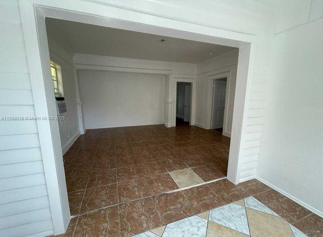 Small Image of 707 4TH ST, West Palm Beach Number 3