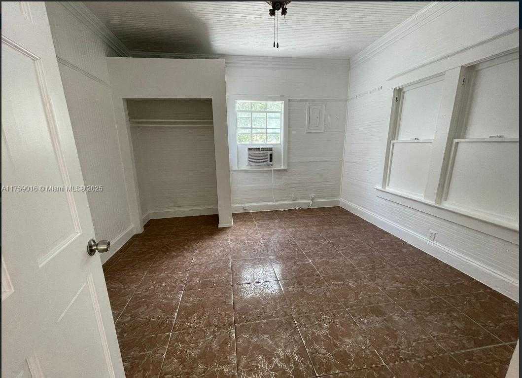 Small Image of 707 4TH ST, West Palm Beach Number 5