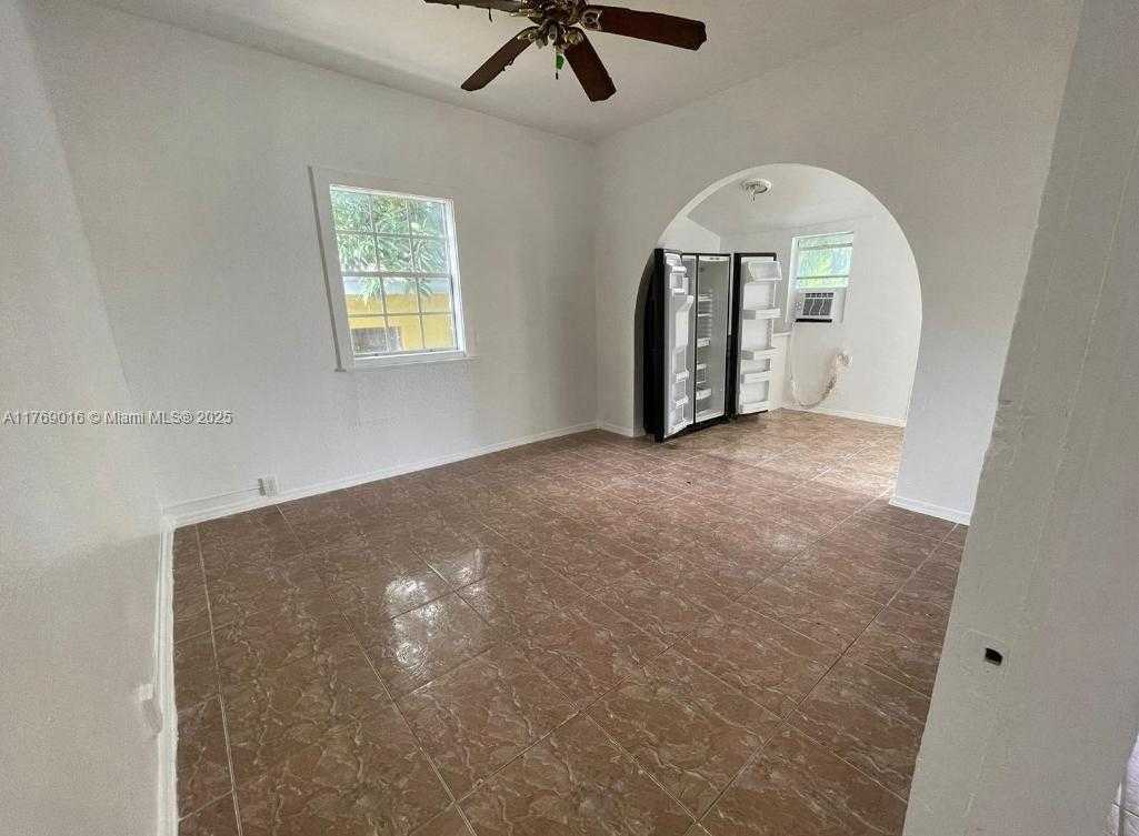 Small Image of 707 4TH ST, West Palm Beach Number 9