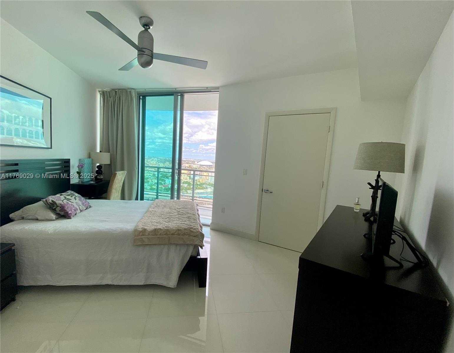 Small Image of 350 SOUTH MIAMI AVE #3813, Miami Number 26