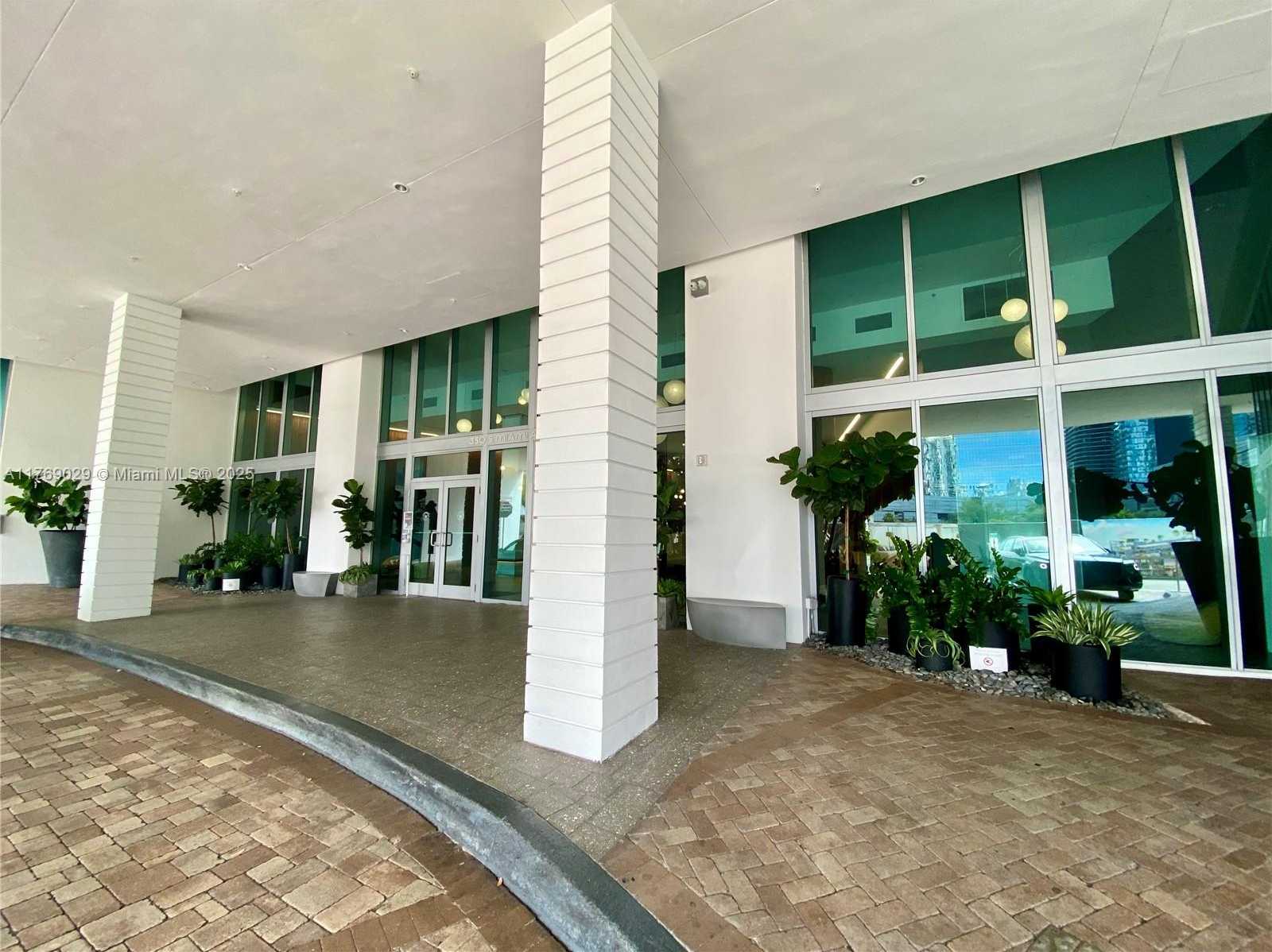 Small Image of 350 SOUTH MIAMI AVE #3813, Miami Number 45