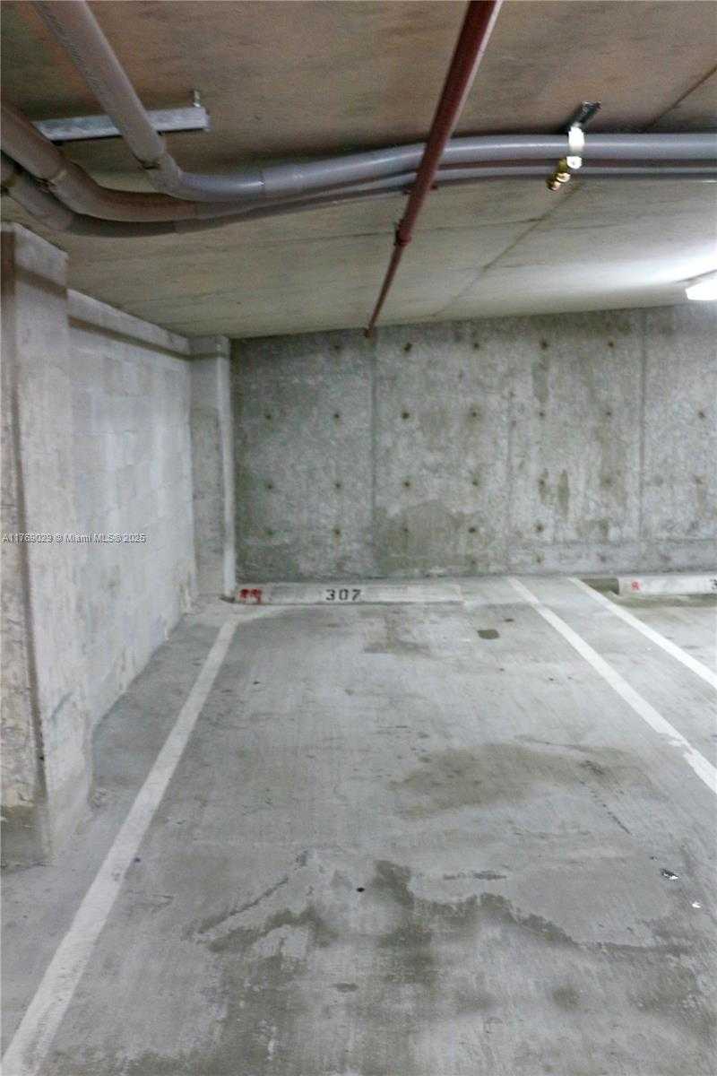 Small Image of 350 SOUTH MIAMI AVE #3813, Miami Number 64