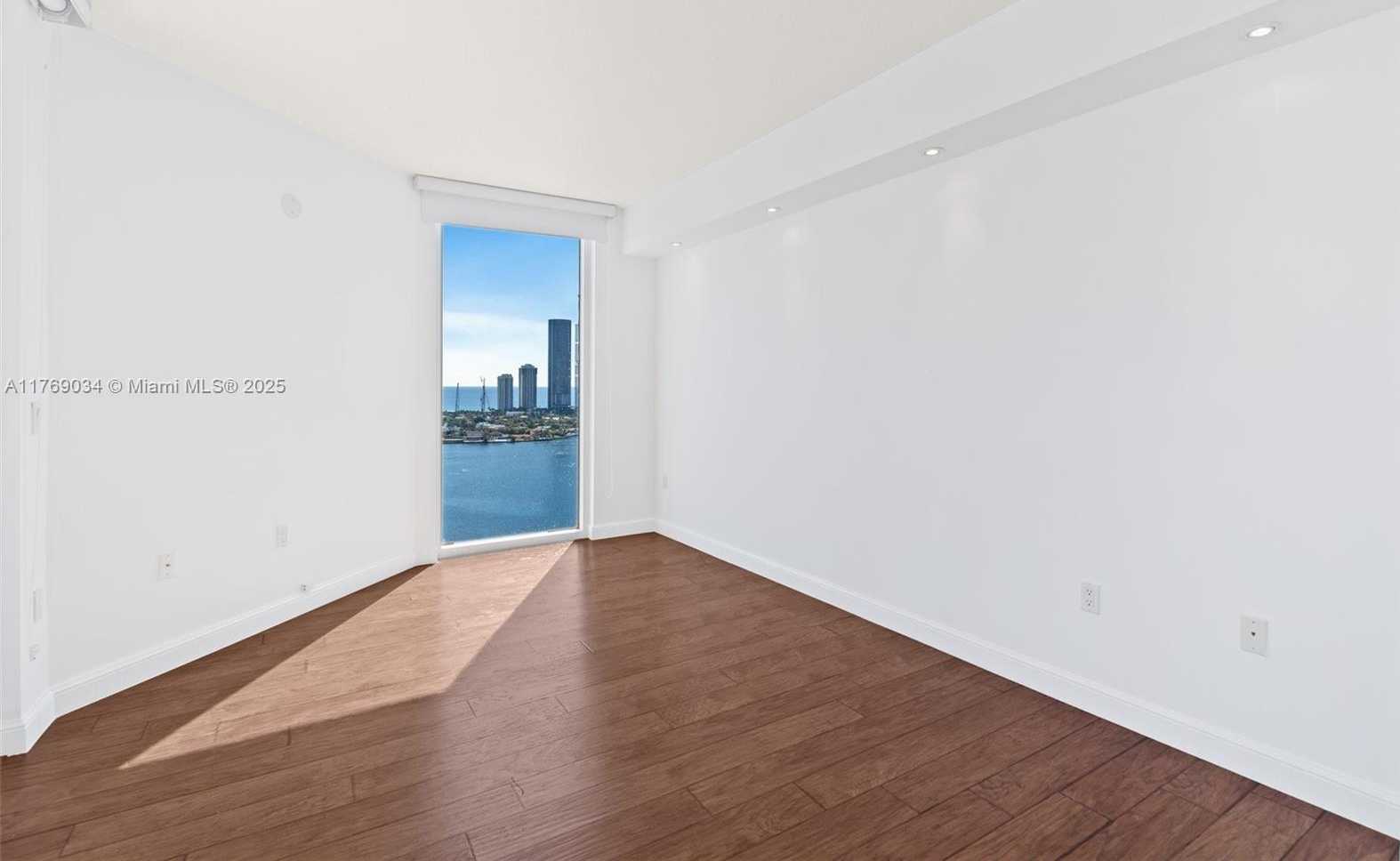 Small Image of 3370 HIDDEN BAY DR #2307, Aventura Number 15