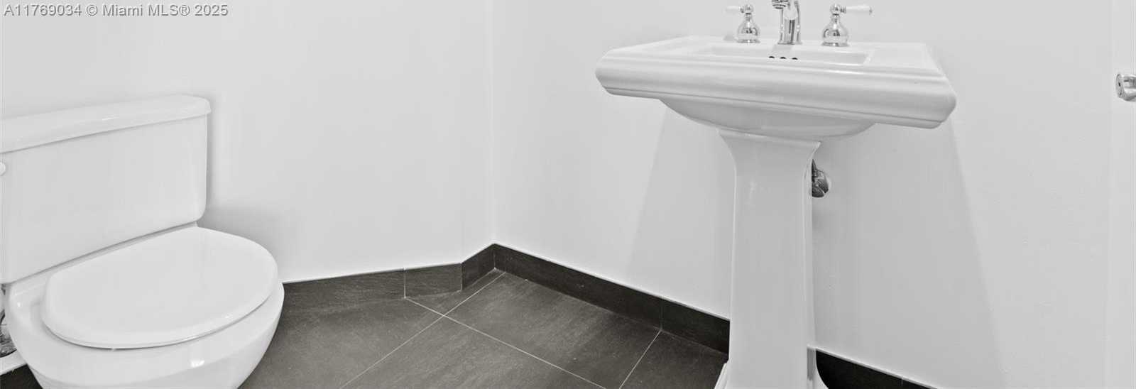 Small Image of 3370 HIDDEN BAY DR #2307, Aventura Number 21