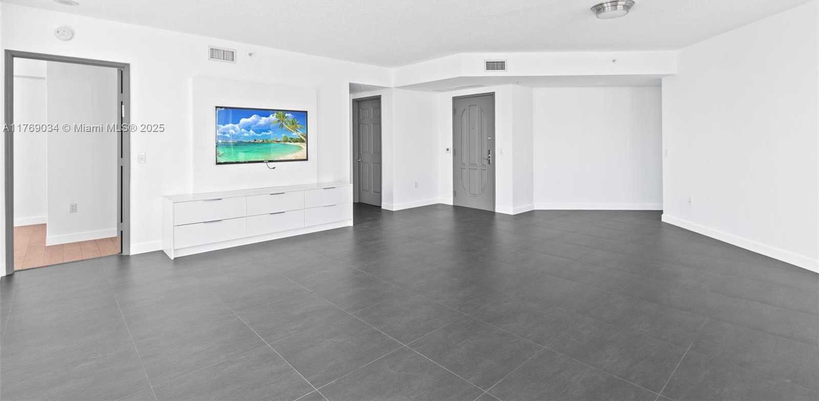Small Image of 3370 HIDDEN BAY DR #2307, Aventura Number 3