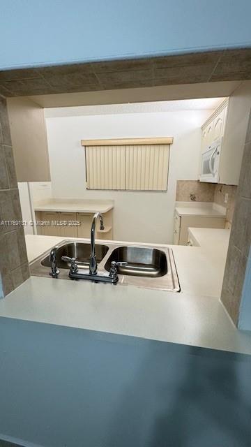 Small Image of 17000 NORTH WEST 67 AVE #124, Hialeah Number 16