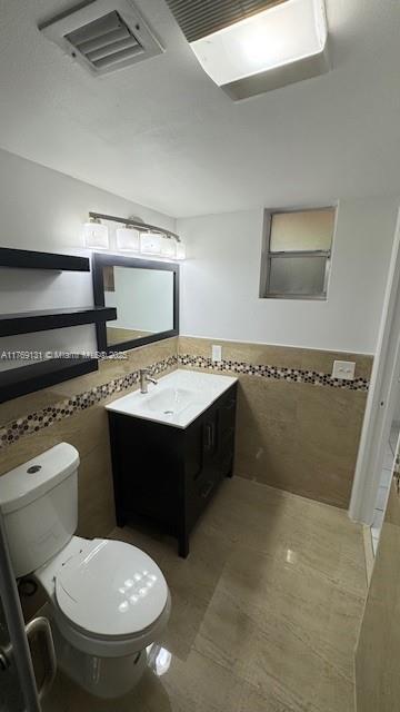 Small Image of 17000 NORTH WEST 67 AVE #124, Hialeah Number 9