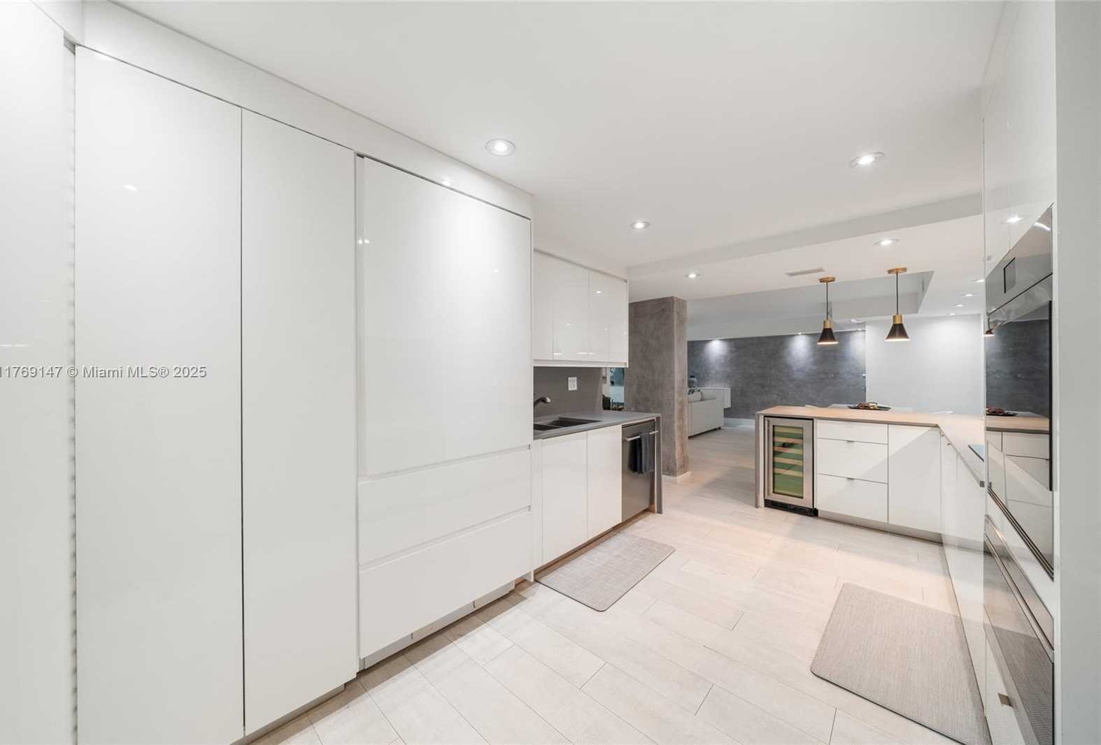 Small Image of 1111 CRANDON BLVD #A1105, Key Biscayne Number 10