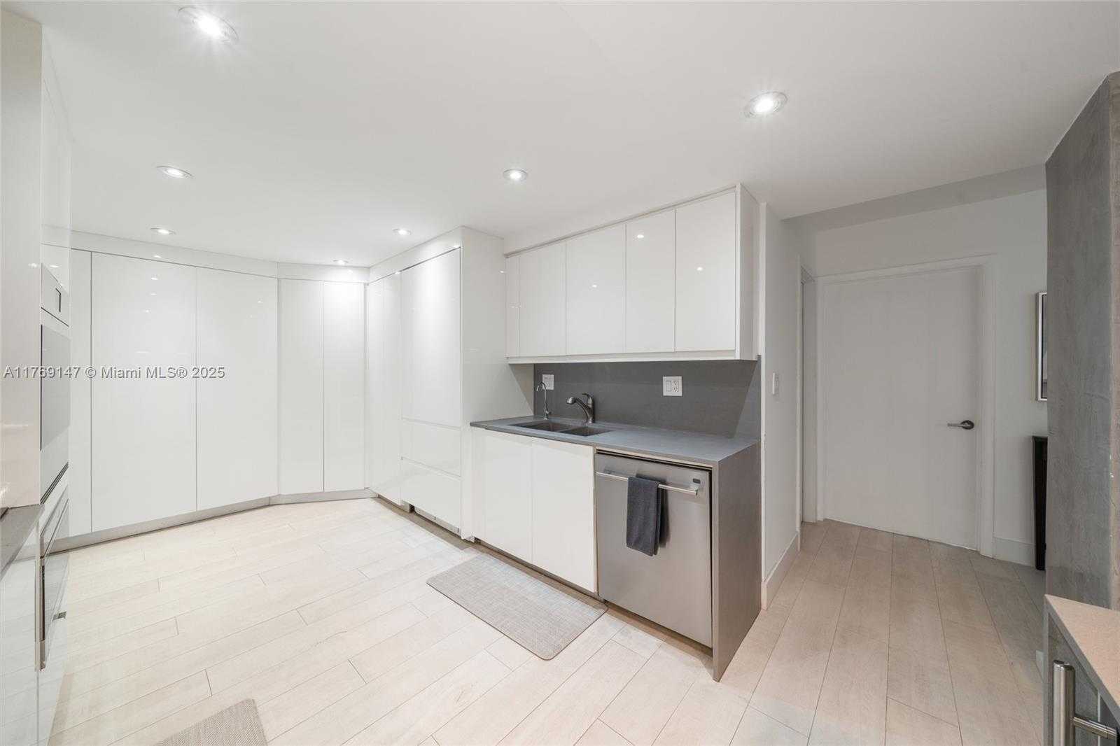 Small Image of 1111 CRANDON BLVD #A1105, Key Biscayne Number 12