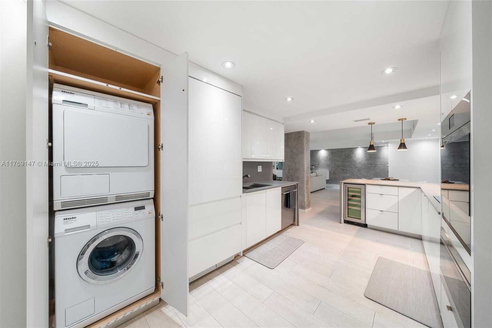 Small Image of 1111 CRANDON BLVD #A1105, Key Biscayne Number 13