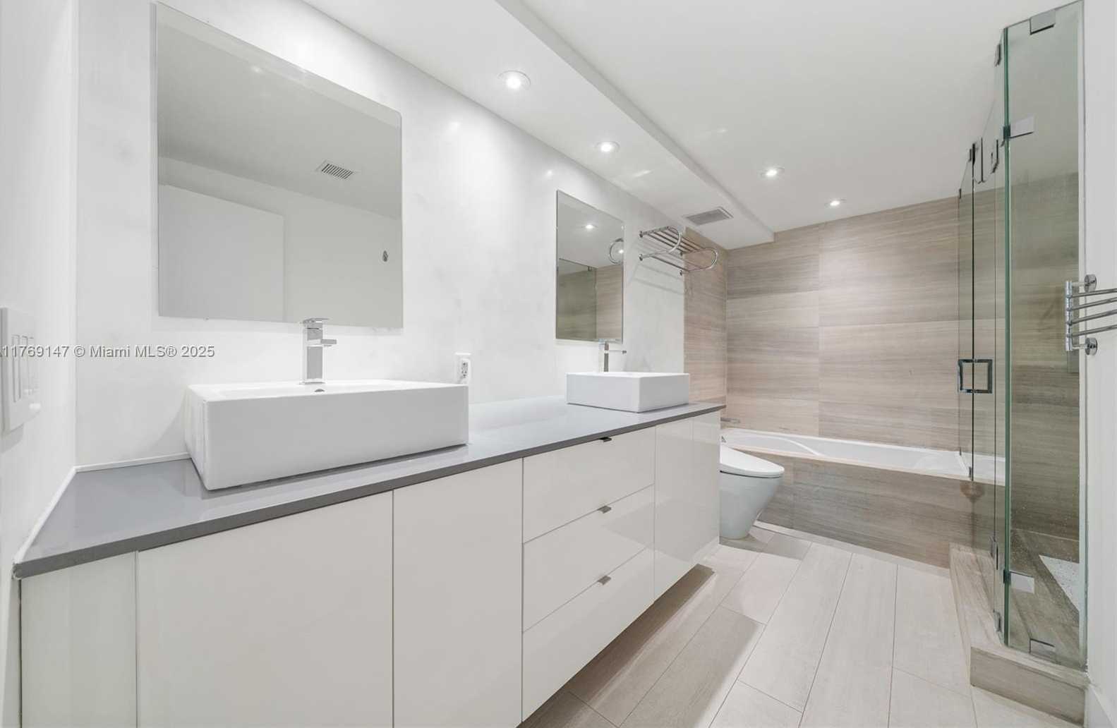 Small Image of 1111 CRANDON BLVD #A1105, Key Biscayne Number 17