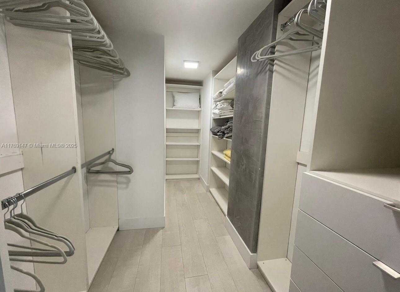 Small Image of 1111 CRANDON BLVD #A1105, Key Biscayne Number 19