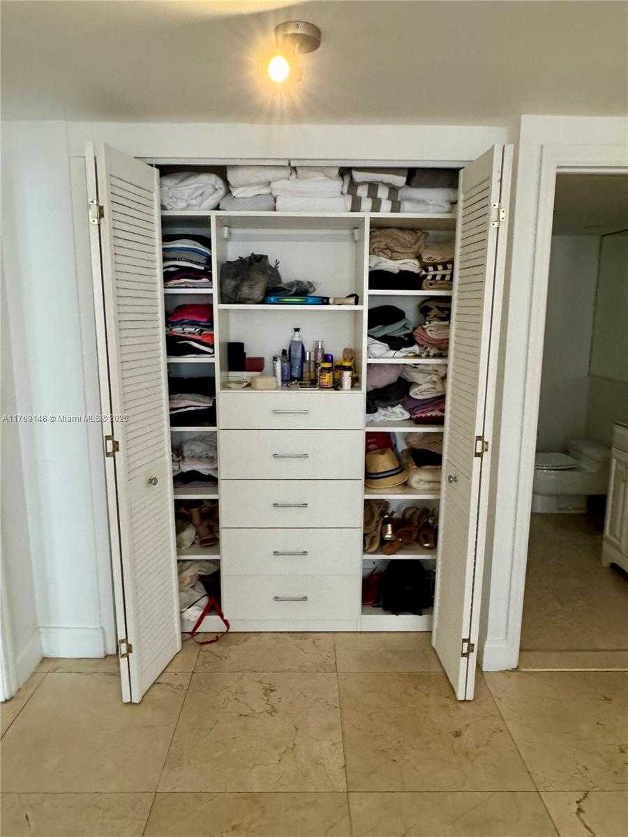 Small Image of 201 CRANDON BLVD #630, Key Biscayne Number 25