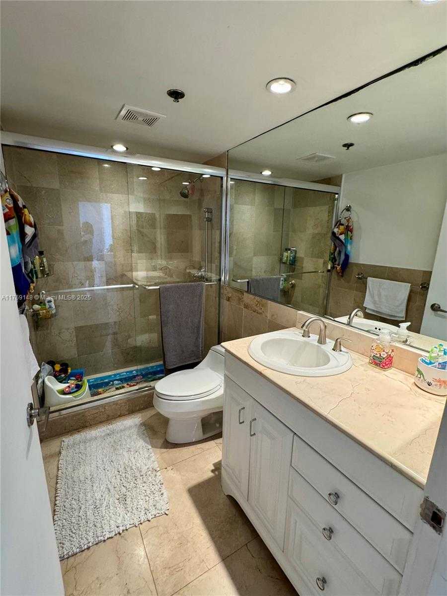 Small Image of 201 CRANDON BLVD #630, Key Biscayne Number 35