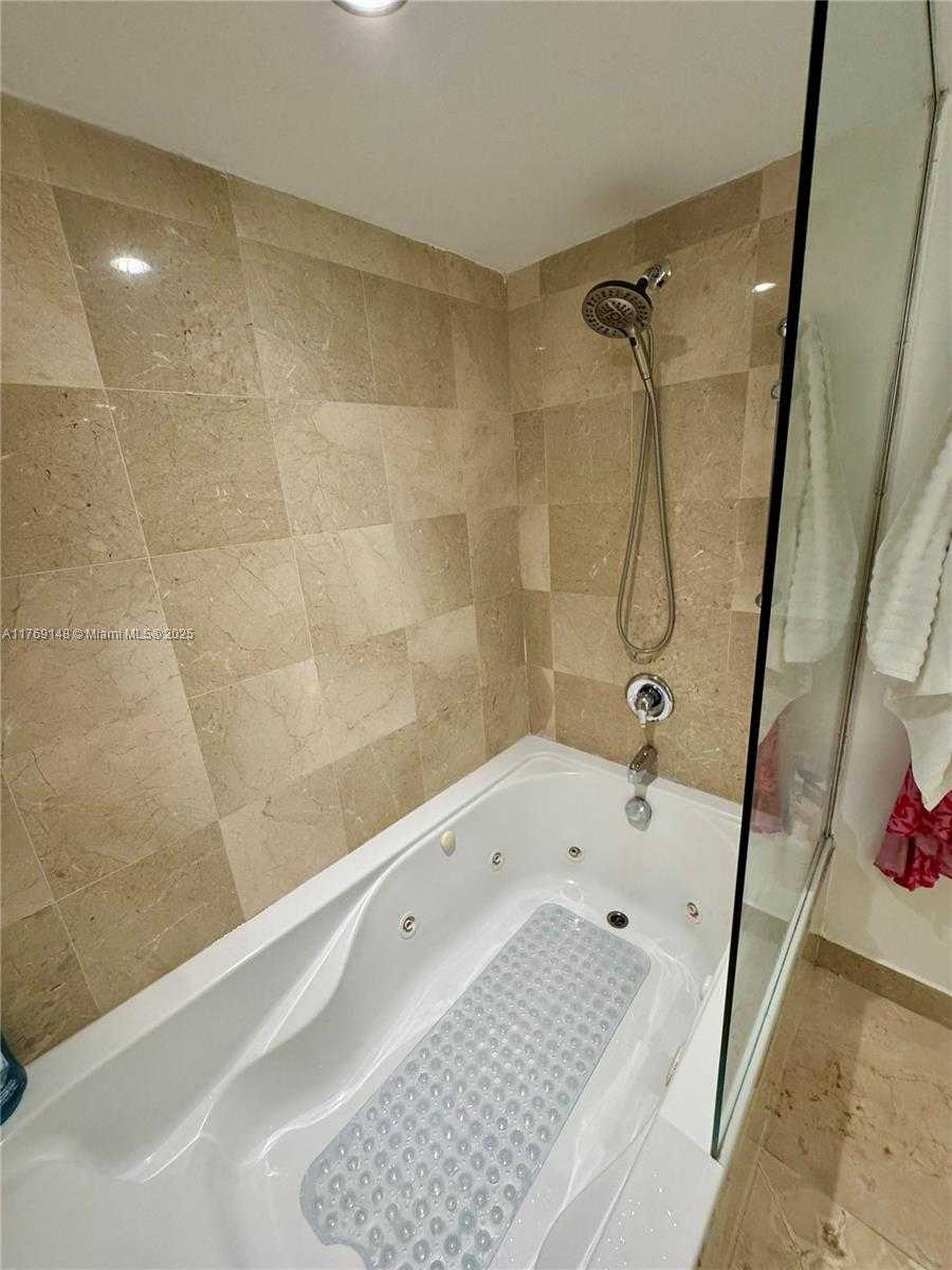 Small Image of 201 CRANDON BLVD #630, Key Biscayne Number 37