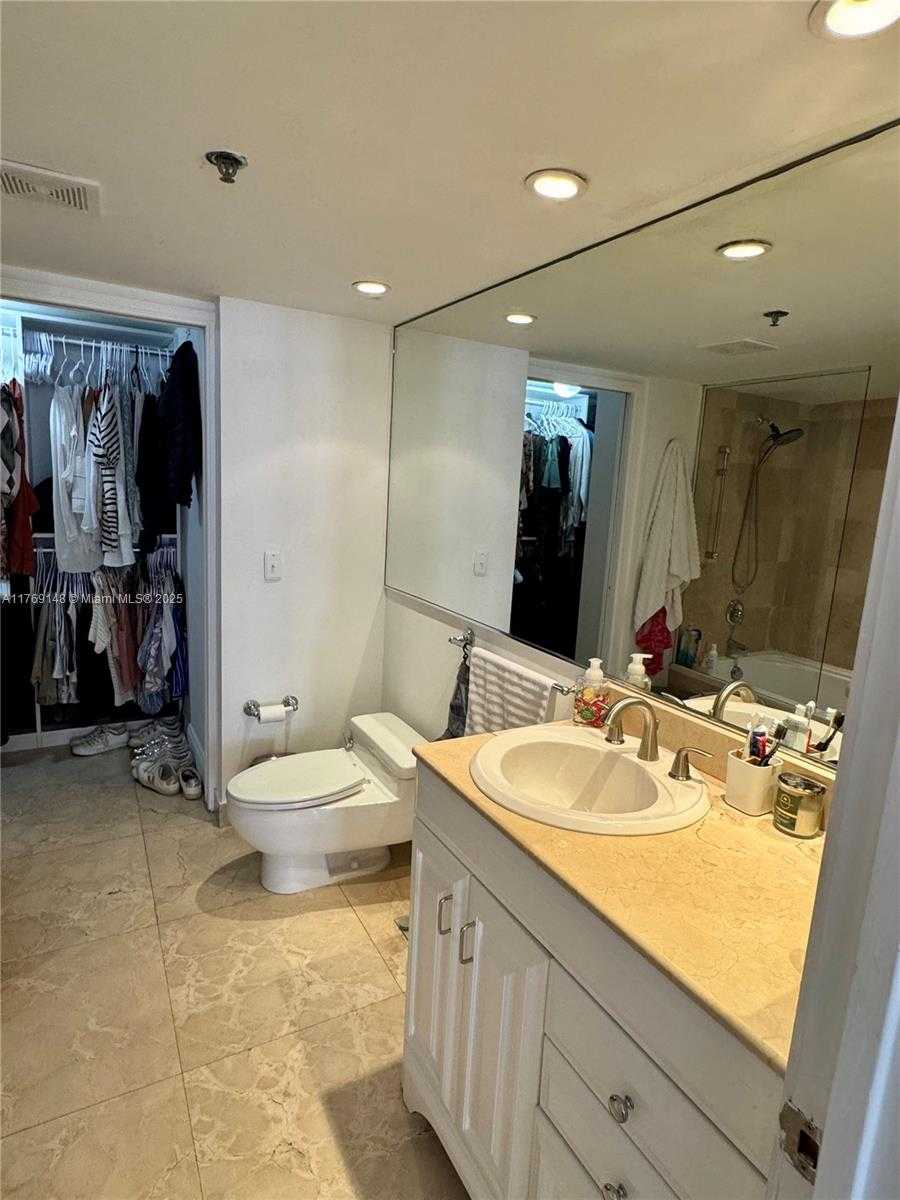 Small Image of 201 CRANDON BLVD #630, Key Biscayne Number 39