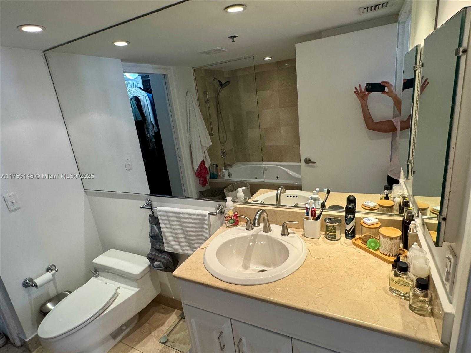 Small Image of 201 CRANDON BLVD #630, Key Biscayne Number 41