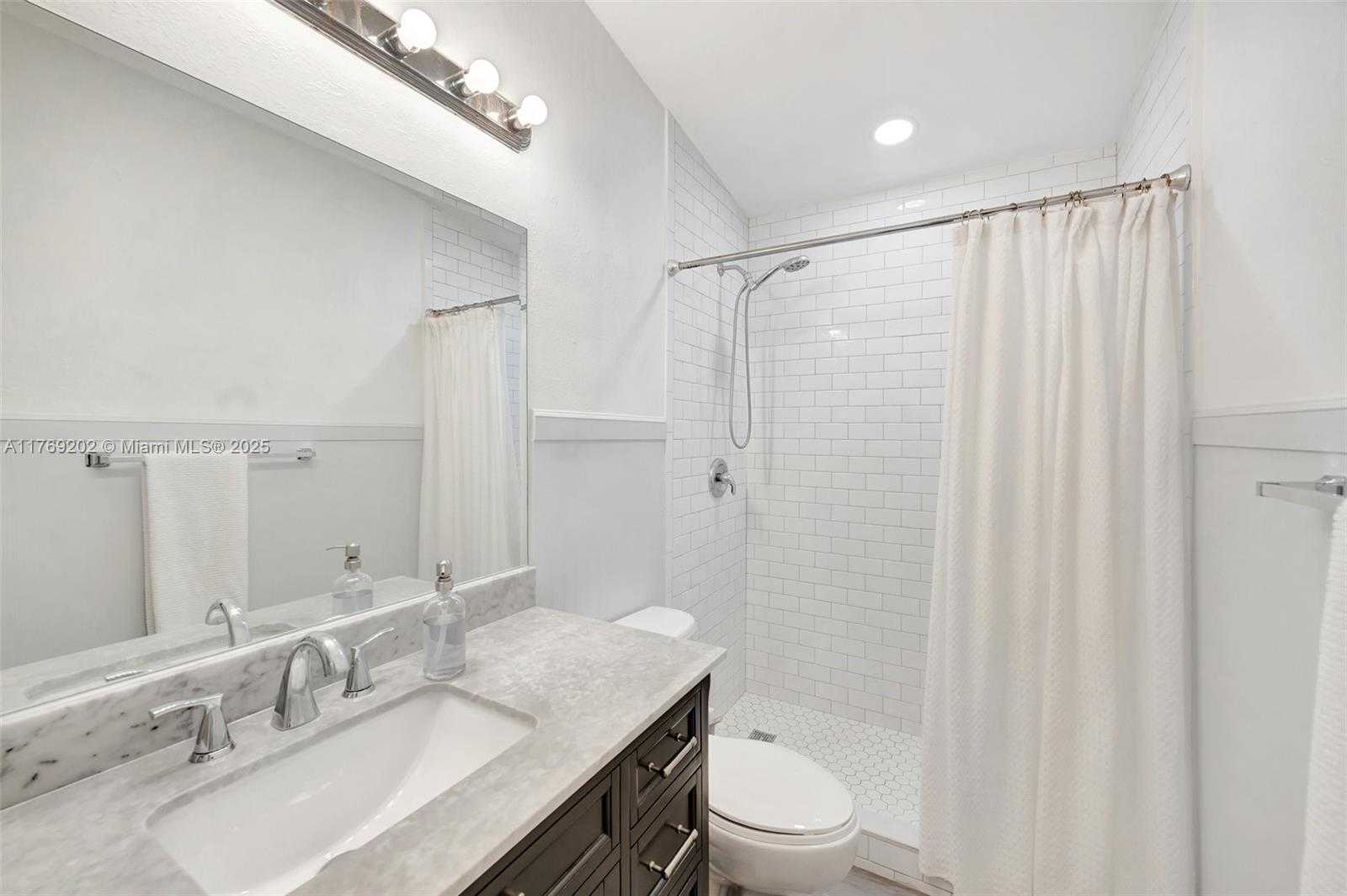 Small Image of 11214 SOUTH WEST 125TH CT #11214, Miami Number 17