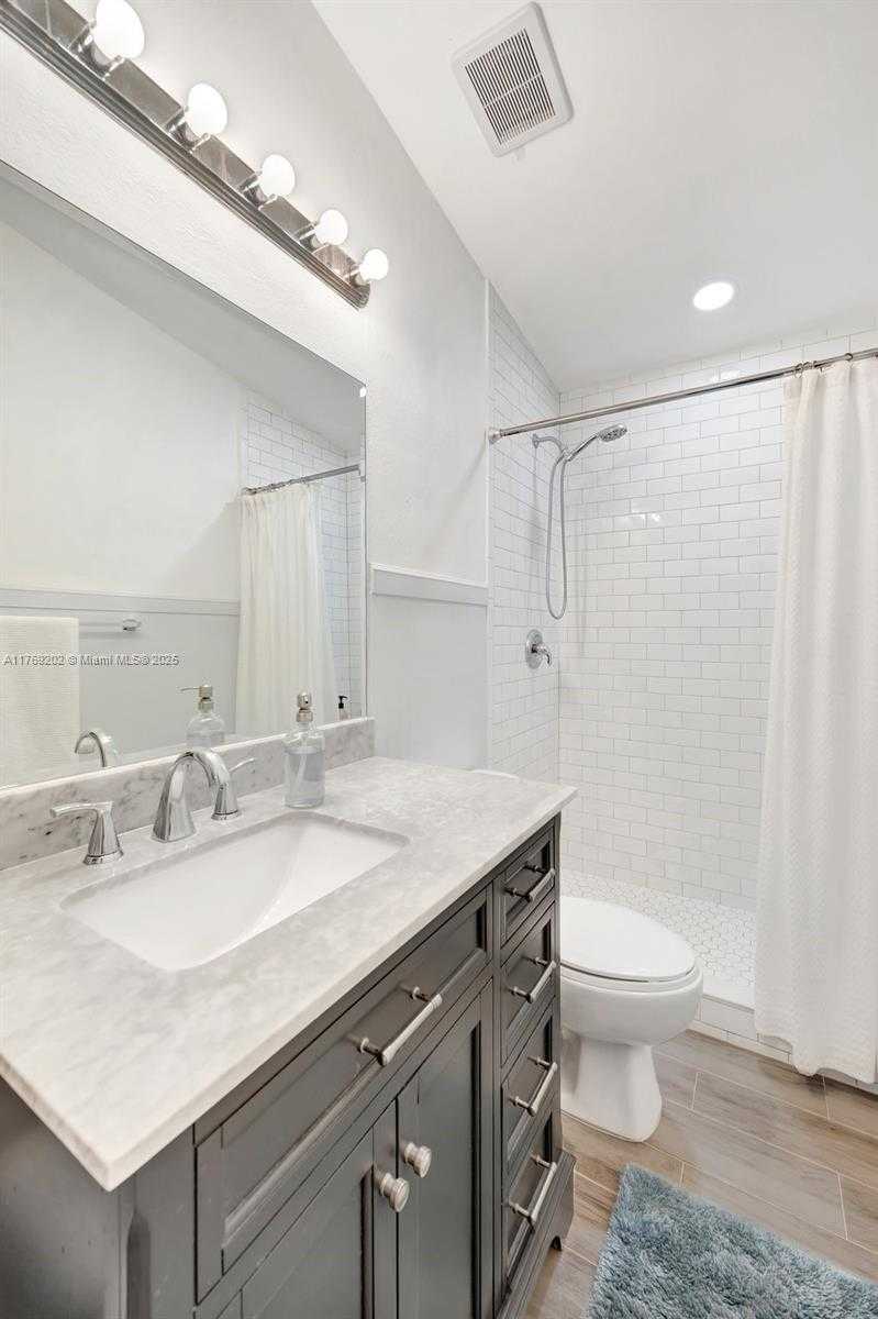 Small Image of 11214 SOUTH WEST 125TH CT #11214, Miami Number 18