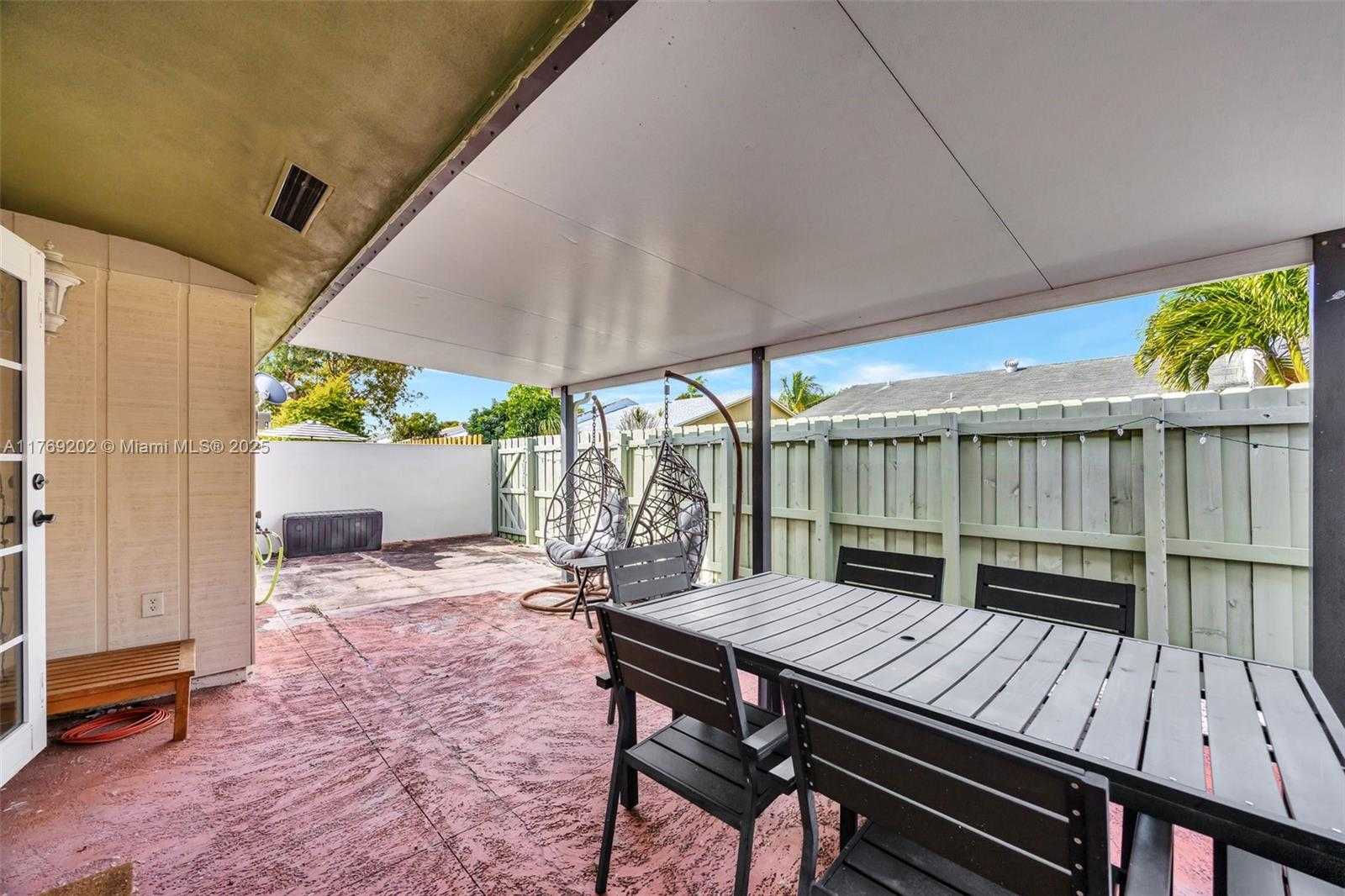 Small Image of 11214 SOUTH WEST 125TH CT #11214, Miami Number 24