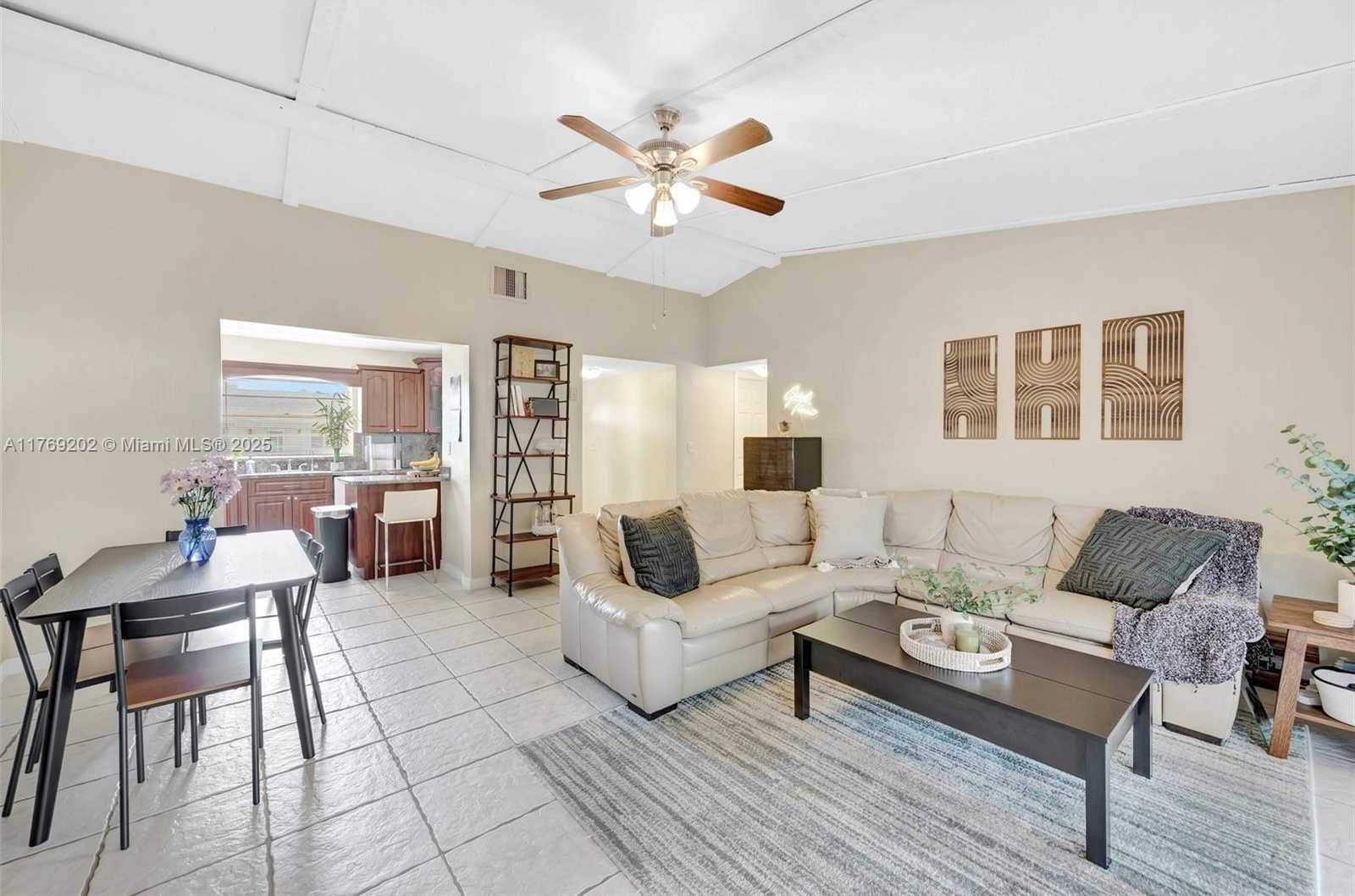 Small Image of 11214 SOUTH WEST 125TH CT #11214, Miami Number 5