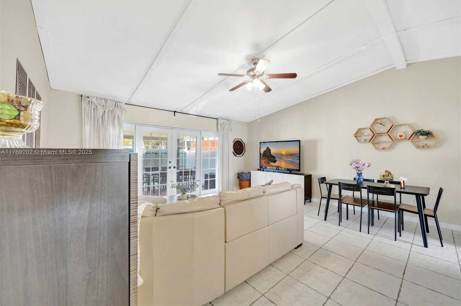 Small Image of 11214 SOUTH WEST 125TH CT #11214, Miami Number 7