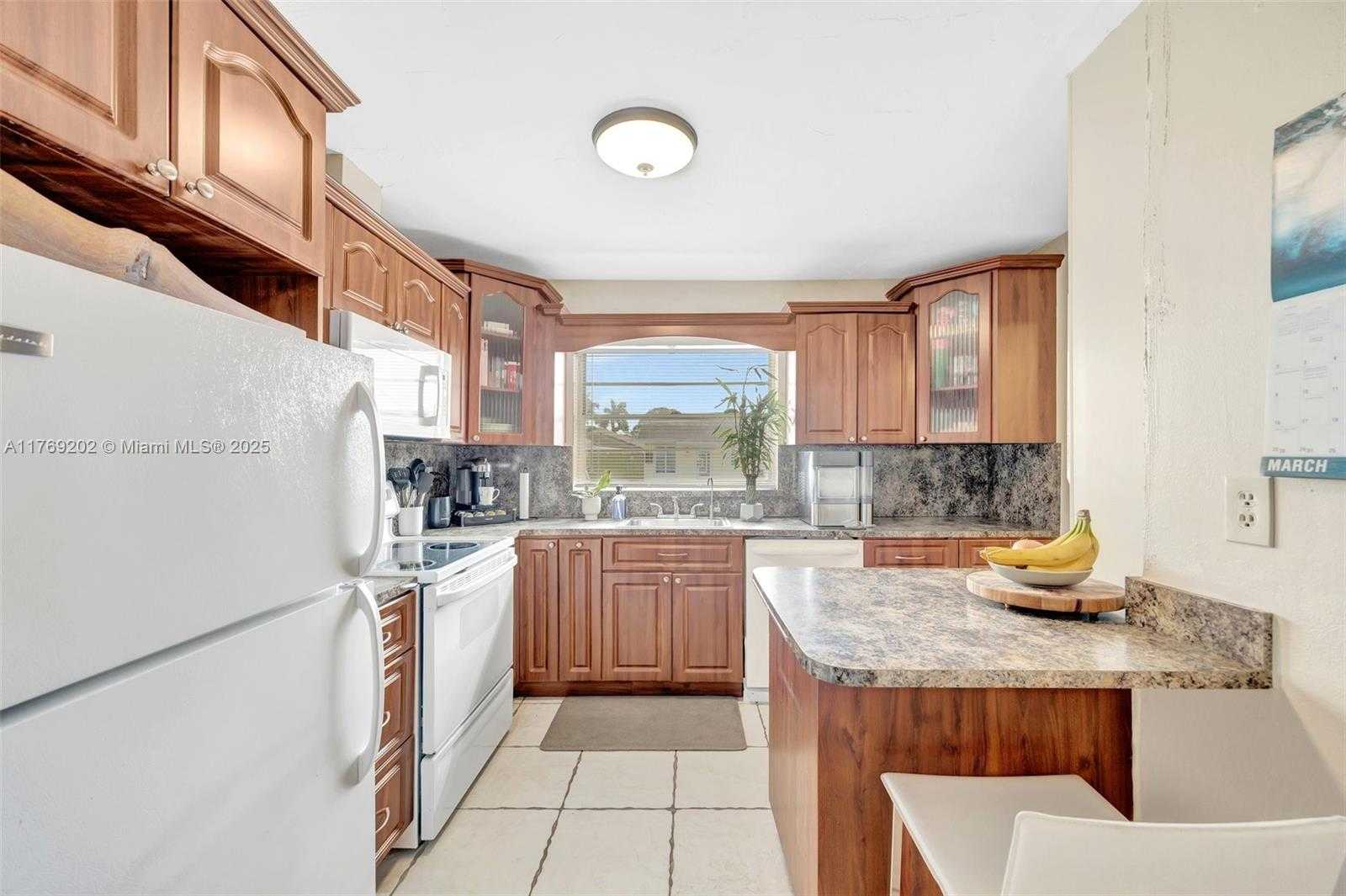 Small Image of 11214 SOUTH WEST 125TH CT #11214, Miami Number 8