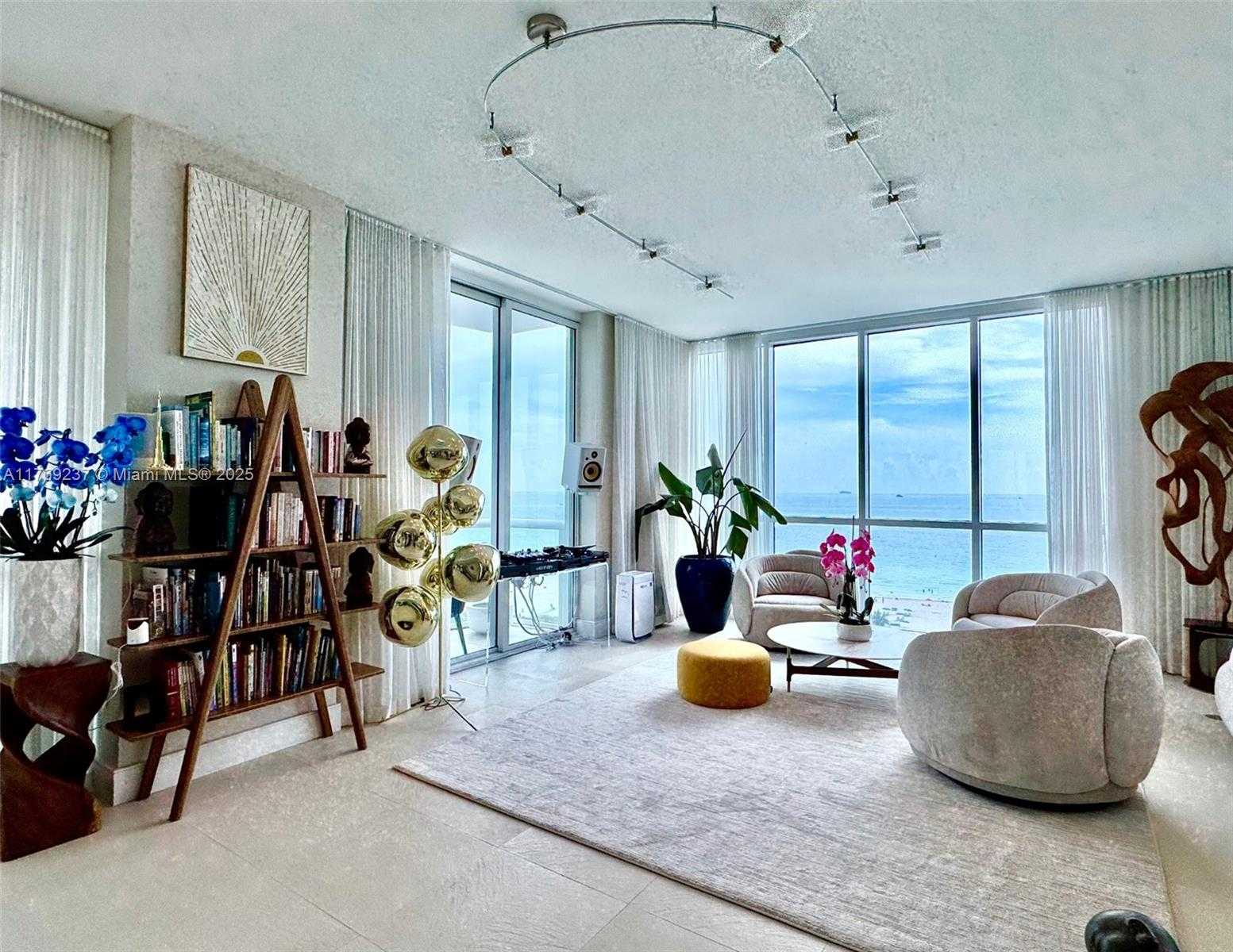 Small Image of 50 SOUTH POINTE DR #1201/08, Miami Beach Number 10