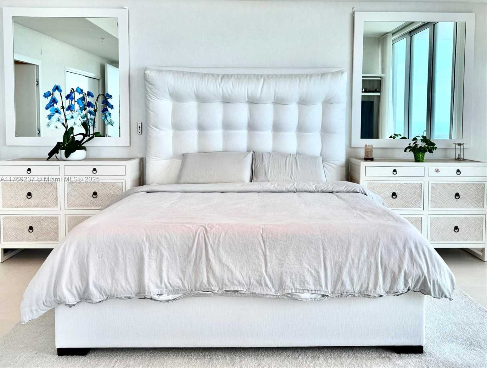 Small Image of 50 SOUTH POINTE DR #1201/08, Miami Beach Number 4