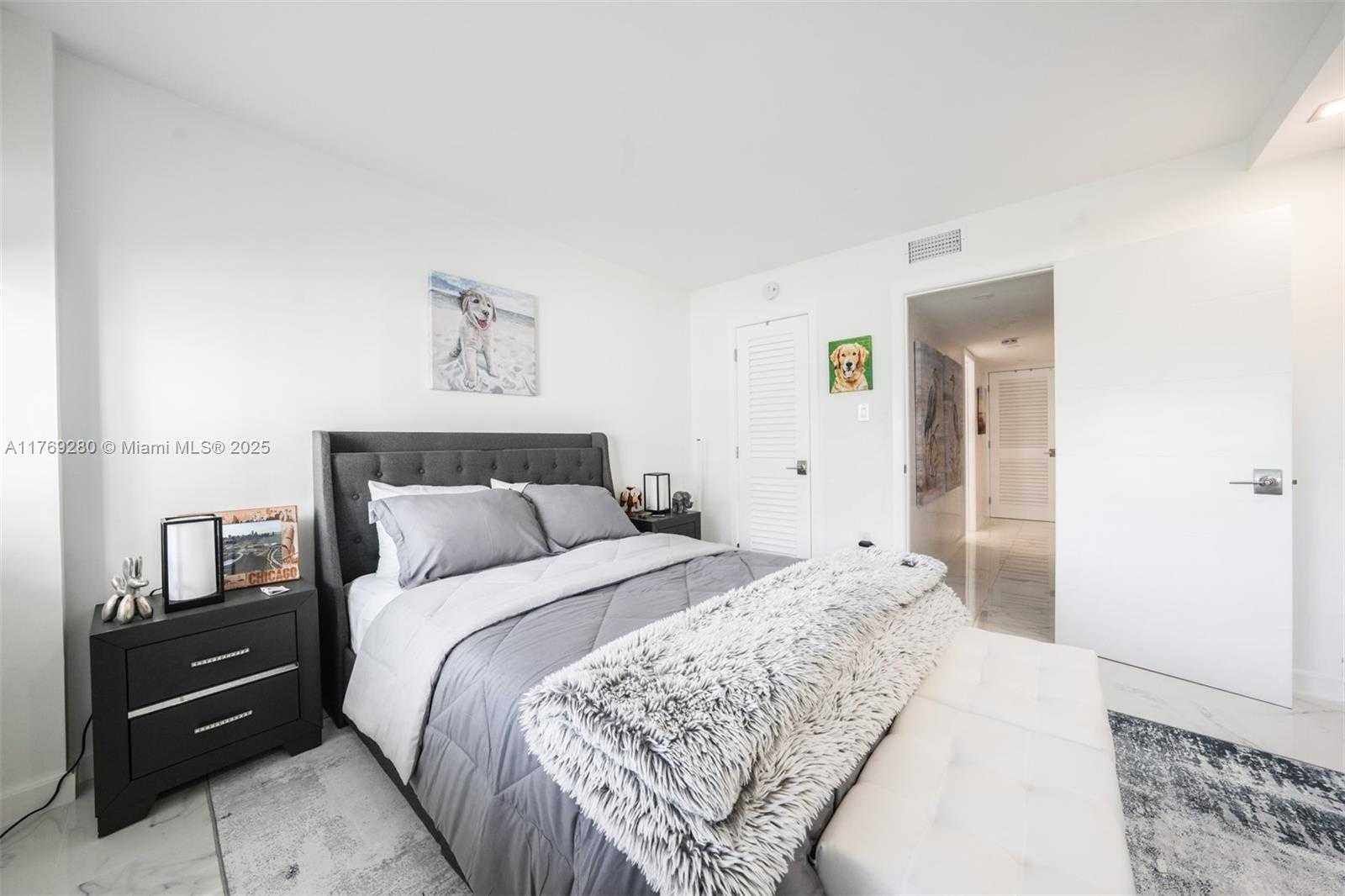 Small Image of 18071 BISCAYNE BLVD #901, Aventura Number 13
