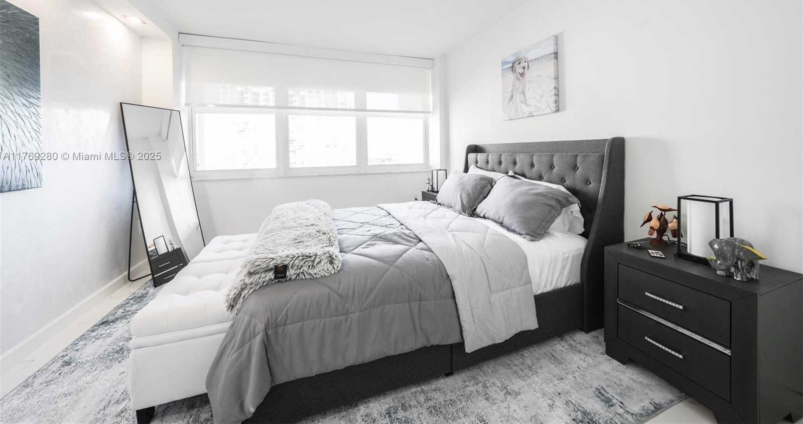 Small Image of 18071 BISCAYNE BLVD #901, Aventura Number 14