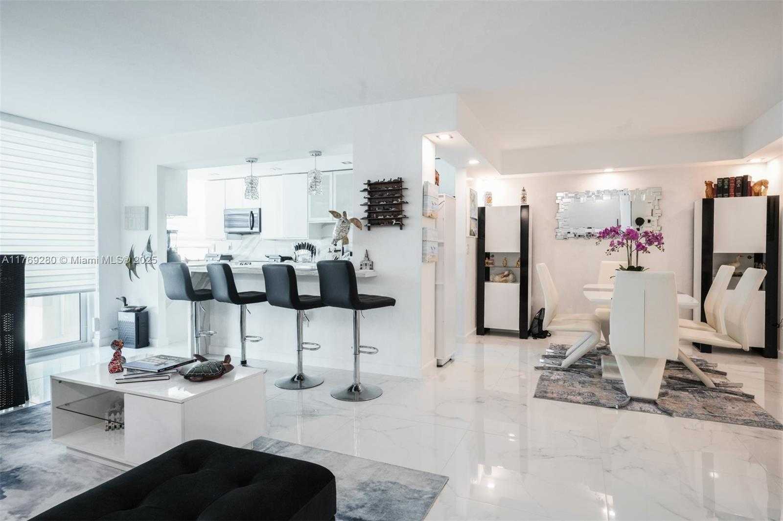 Small Image of 18071 BISCAYNE BLVD #901, Aventura Number 7