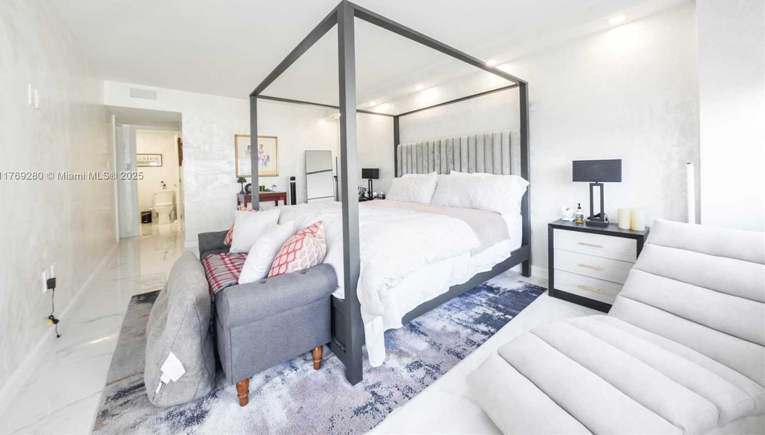 Small Image of 18071 BISCAYNE BLVD #901, Aventura Number 9