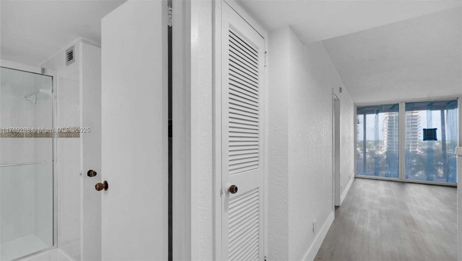 Small Image of 2030 SOUTH OCEAN DR #502, Hallandale Beach Number 5
