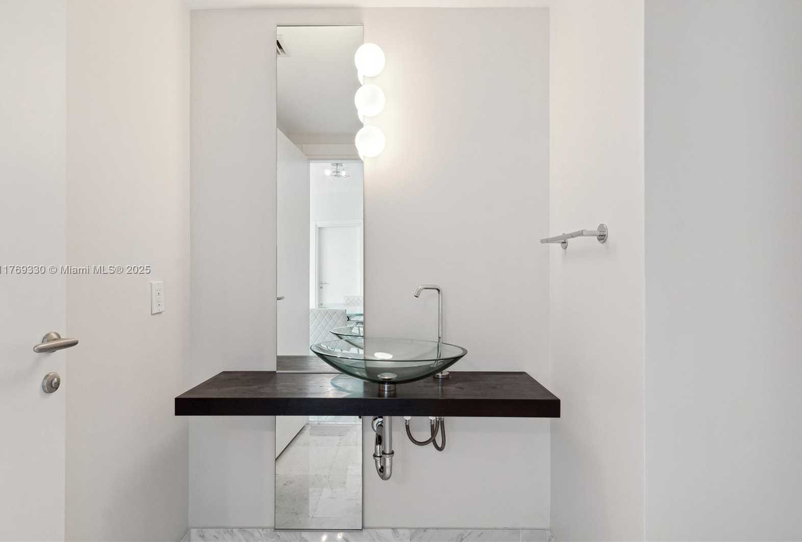 Small Image of 200 #4304, Miami Number 9